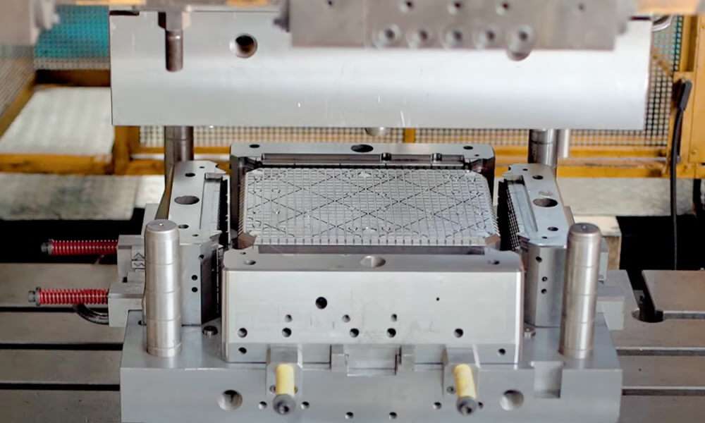 crate-mould-manufacturing